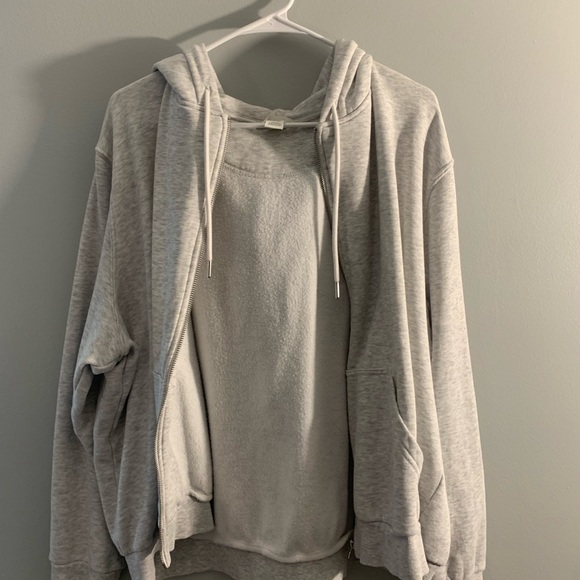 H&M basic essentials zip-up - Picture 4 of 4